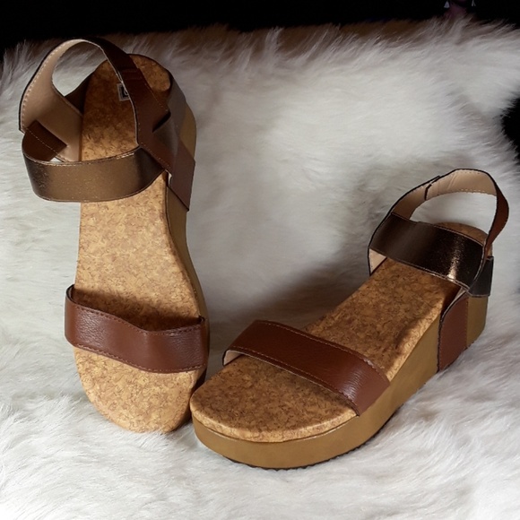 Shoes - New nwob faux leather wedge sandals size 10